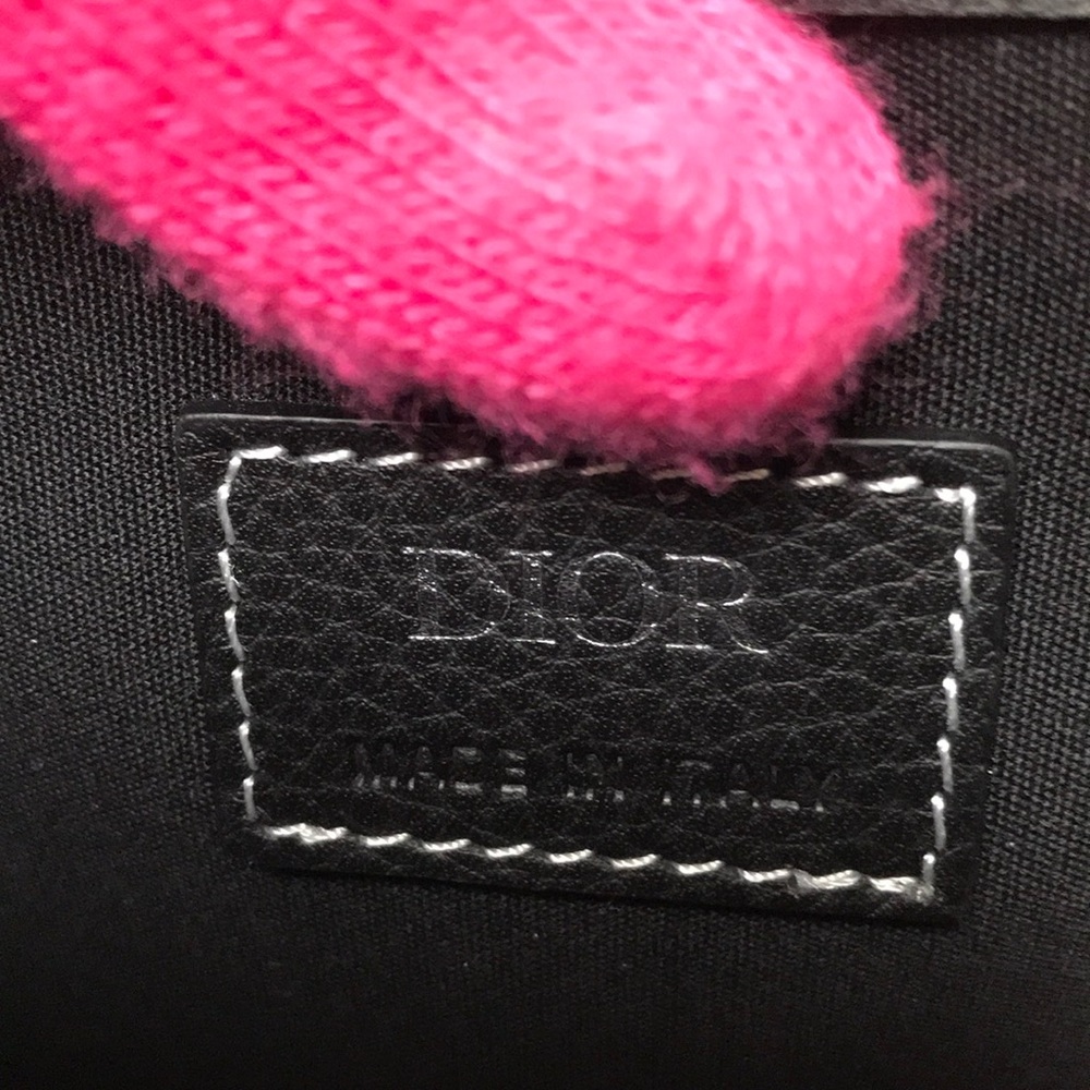 ✨BRAND NEW ✨💯% AUTHENTIC DIOR SADDLE MASSAGER BAG ( UNISEX ) - Picture 6 of 9